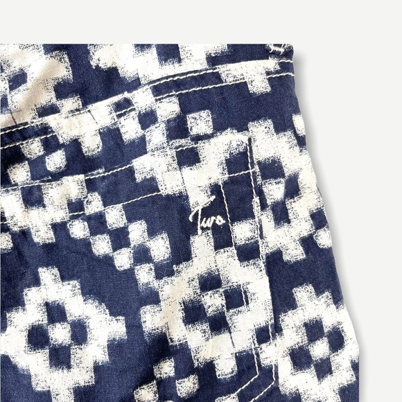 Two by Vince Camuto Linen & Cotton Mid Rise Diamond Print Short - Picture 6 of 13